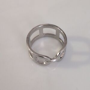 Elegant Silver Ring